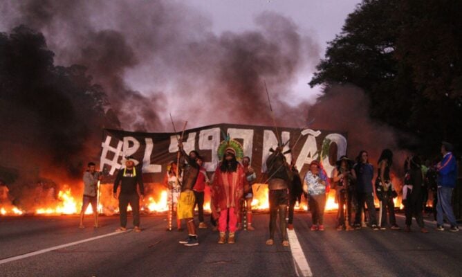 Projeto do marco temporal opõe indigenistas e agronegócio