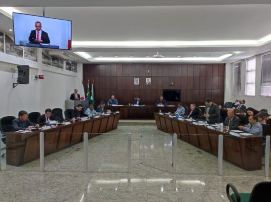 Projeto que prevê pagamento via PIX para taxas e contribuições municipais em Monlevade é aprovado