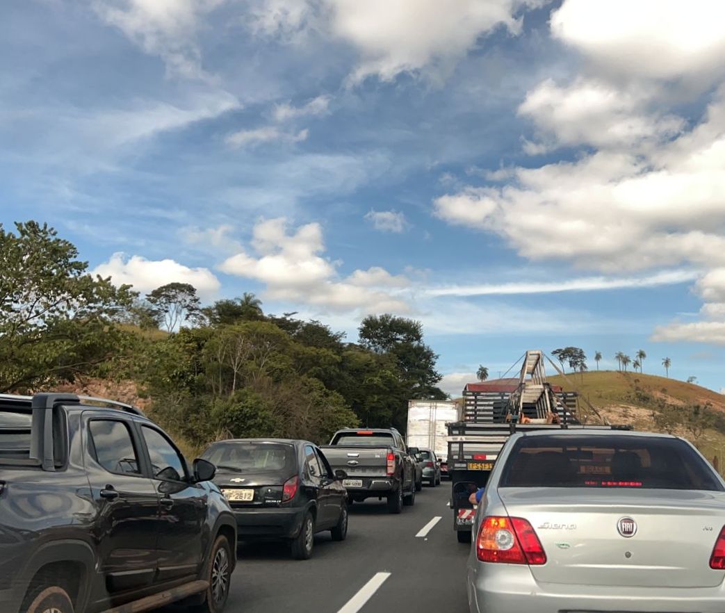 Atenção! Detonação de rochas no trevo de São Gonçalo interdita trecho da BR-381