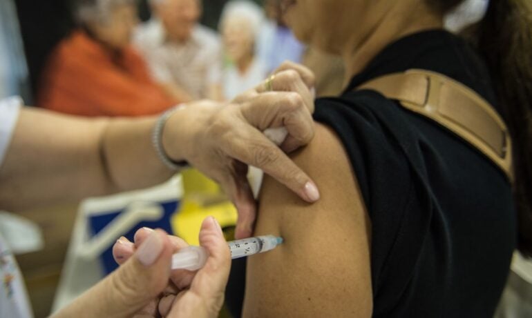 Campanha de vacinação contra influenza começa hoje (25) em Conceição do Mato Dentro