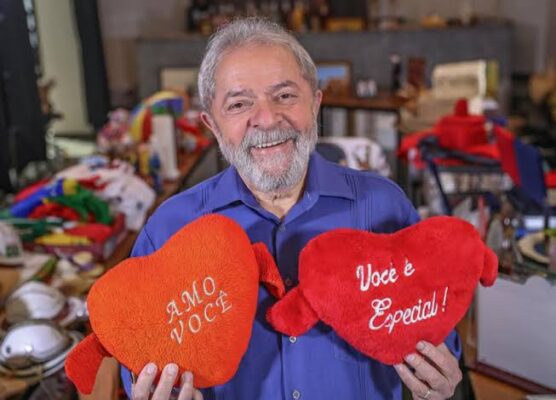 No Dia dos Namorados, internautas cobram Lula: "cadê o Ministério do Amor?"