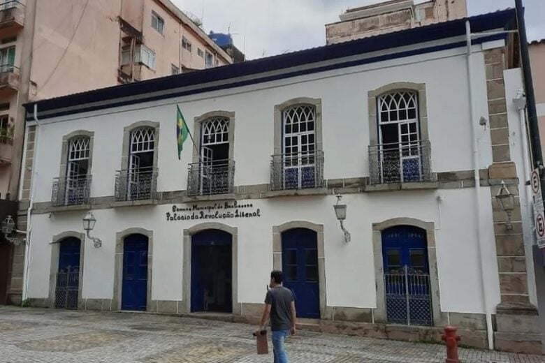 Após acordo com Ministério Público, ex-servidora devolverá quase R$ 60 mil desviados da Câmara de Barbacena