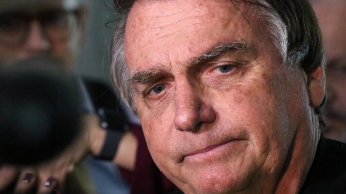 Condenado pelo TSE, Bolsonaro reconhece inelegibilidade e diz que País 'caminha para ditadura'