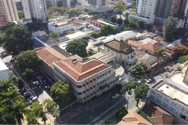 Por quase R$ 50 milhões, prefeito de BH anuncia compra do prédio do colégio Imaculada Conceição