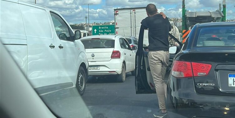 Motociclista morre ao bater em caminhão no Anel Rodoviário