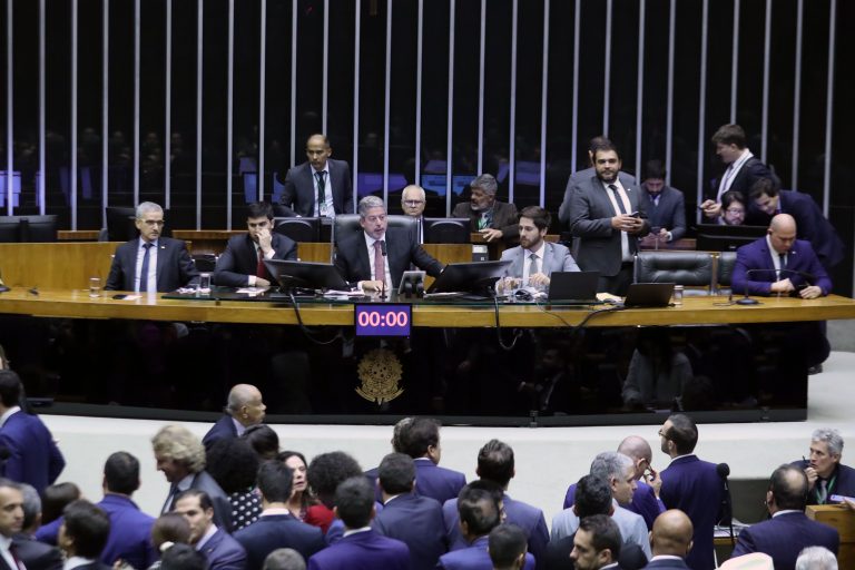 Governo federal liberou 1,7 bilhão em emendas parlamentares para aprovar a MP dos Ministérios