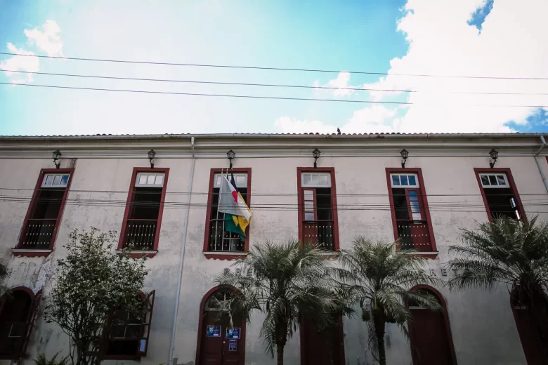 Servidora da Prefeitura de Ouro Preto acusa esposa do procurador geral de agressões Servidora da Prefeitura de Ouro Preto acusa esposa do procurador geral de agressões