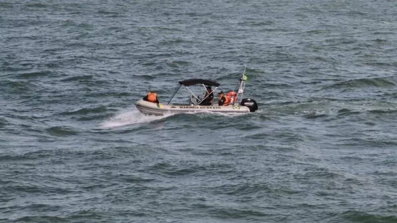 Pescador narra angústia e perda de companheiros após ficar 48h à deriva em alto-mar