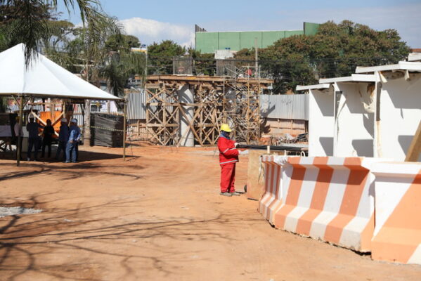 obras de viaduto; cristiano machado e waldomiro lobo