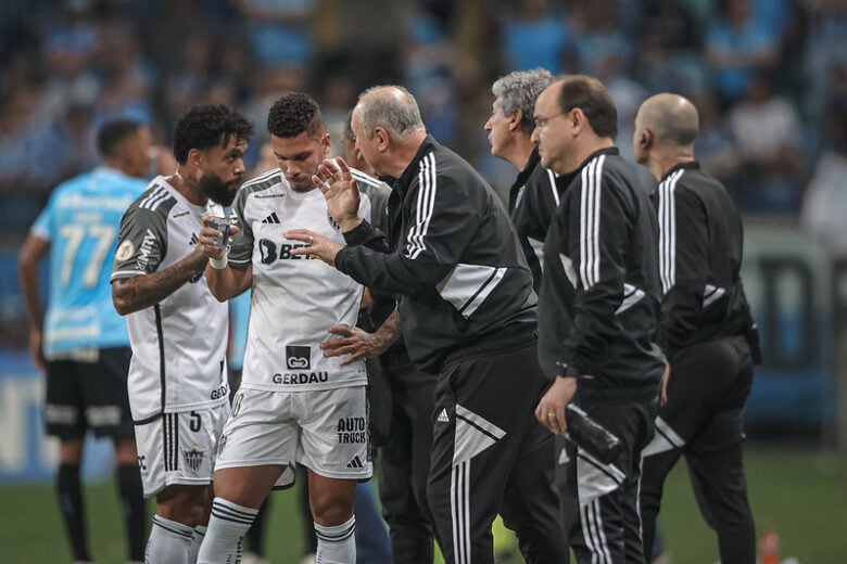 Após gol anulado e derrota para o Grêmio, Felipão critica VAR: “acabaram com o futebol”