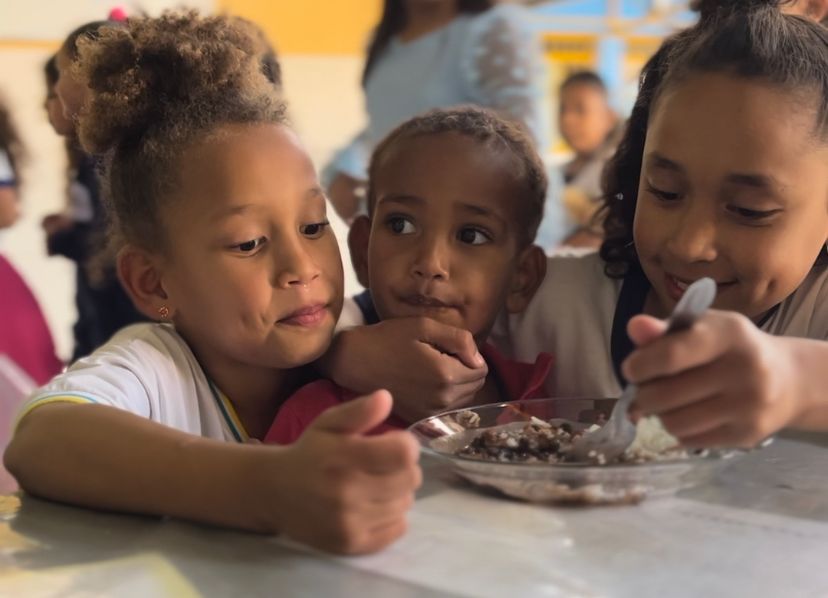 Previsto para 10 mil alunos, Kit Merenda em Casa começa a ser distribuído hoje