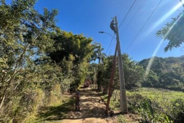 São Gonçalo: Ruas da comunidade Vargem Alegre recebem extensão de rede e iluminação de Led