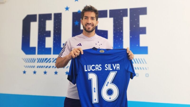 O bom filho a casa torna: Cruzeiro anuncia a contratação do volante Lucas Silva