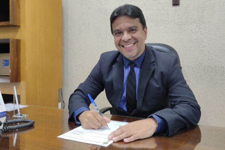 Após estudo de impacto financeiro, Fernando Linhares não irá pautar projeto que poderia abrir duas novas vagas na Câmara de Monlevade