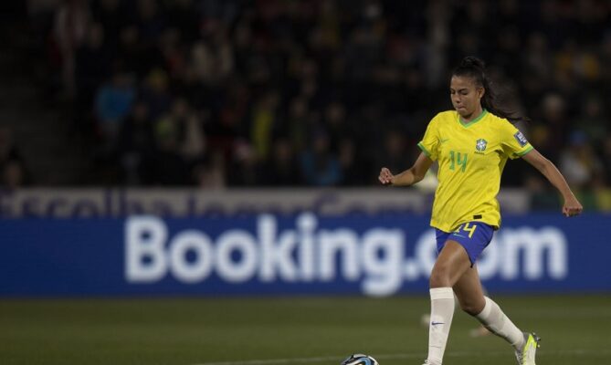 Lauren confia em vitória do Brasil sobre a França na Copa: 'Temos condições de reverter o histórico'