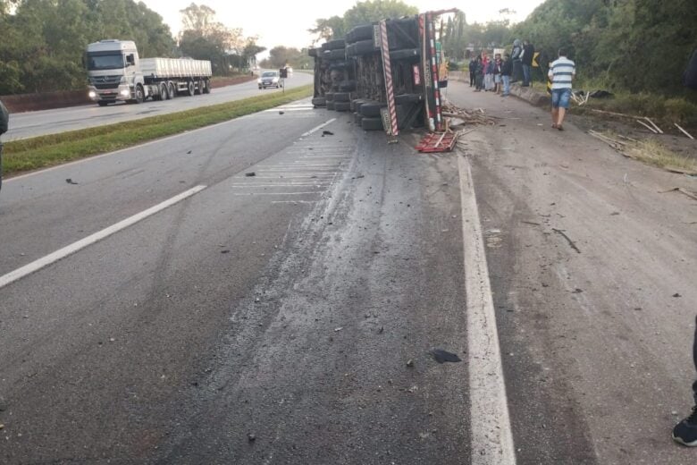 Acidente na BR-381 interdita trecho em Itatiaiuçu nesta terça-feira