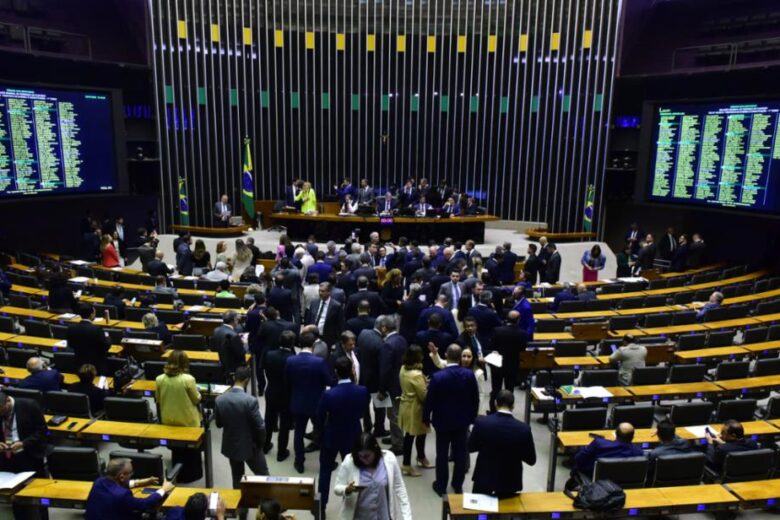 Reforma tributária muda regras para IPVA e imposto sobre herança