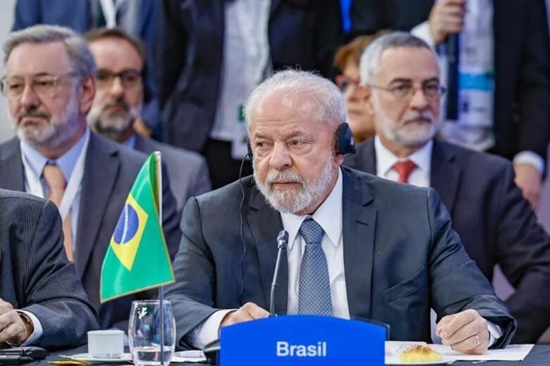 Durante Cúpula da Paz, Zelensky cobra posicionamento do Brasil e da China