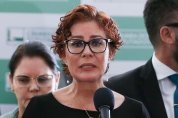 “Sou intocável na Itália”, diz Carla Zambelli em entrevista à CNN