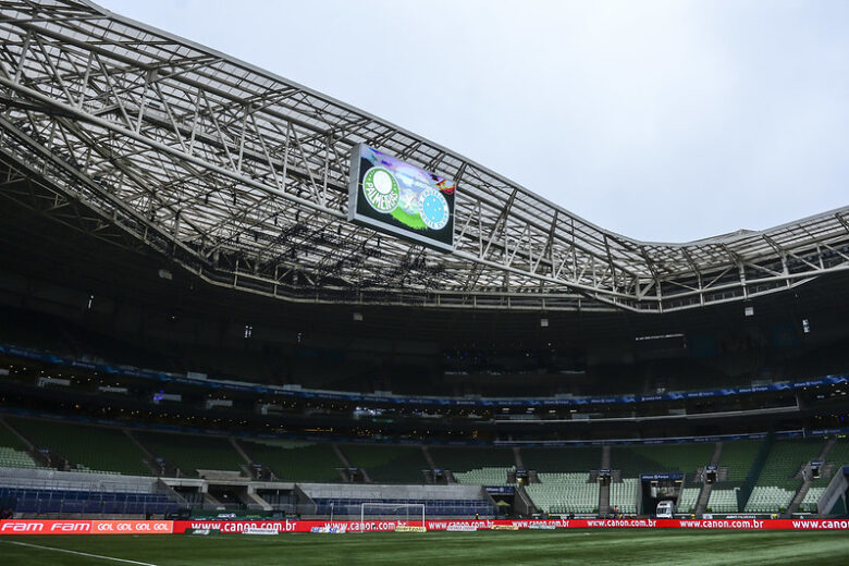 Palmeiras recebe Cruzeiro no Allianz Parque; Rádio Caraça 90,5 FM transmite a partida