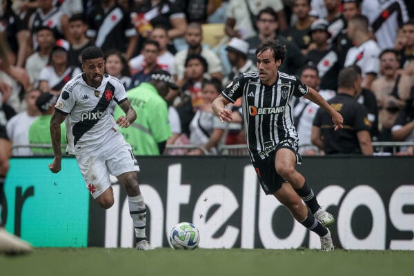 Vasco apresenta Payet, derrota Atlético e ganha fôlego na luta contra o rebaixamento; veja o gol!