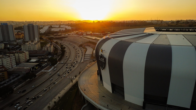 Atlético enfrenta Santos na inauguração da Arena MRV; Rádio Caraça transmite a partida