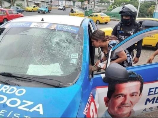 Equador: um dia após assassinato de Fernando Villavicencio, carro de candidata é alvo de tiros