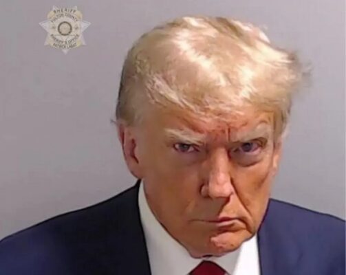 Trump se entrega à Justiça na Geórgia pelo caso de subversão eleitoral