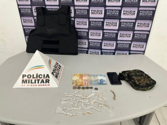 policia-militar-apreende-crack-e-colete-balistico-em-itabira