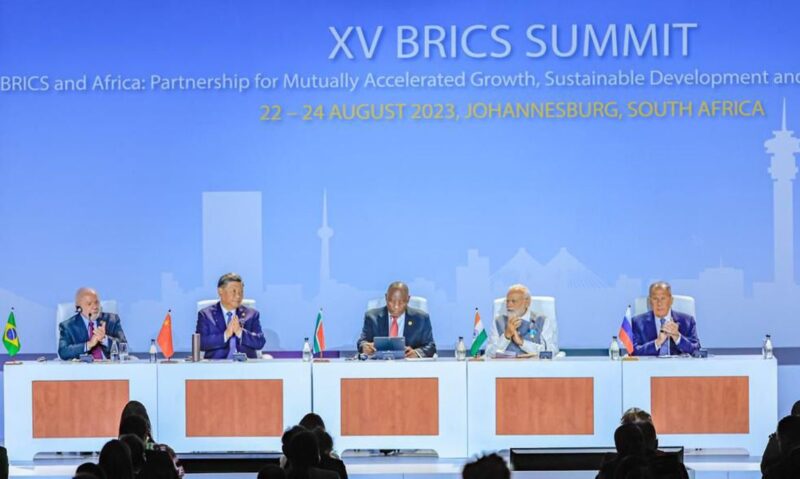 Trump ameaça com tarifas adicionais de 10% países alinhados ao Brics
