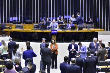 Câmara aprova MP do reajuste do salário mínimo com política de valorização e correção do Imposto de Renda