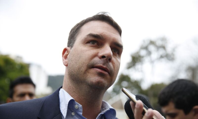 Flávio Bolsonaro diz que Lula está desesperado com o 7 de setembro