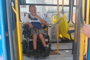 BH: Cadeirante fica ‘preso’ por quatro horas dentro de ônibus após elevador estragar