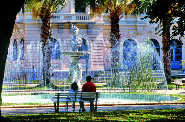 calor em belo horizonte; praça da liberdade