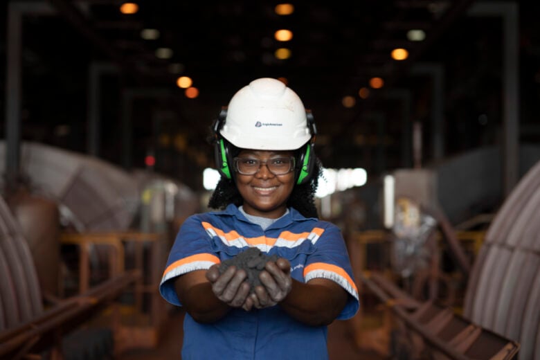 Anglo American e Senai oferecem curso gratuito para operador(a) de equipamentos de mina 