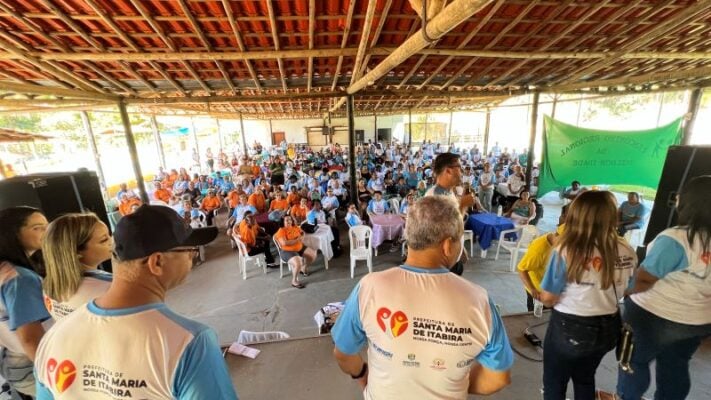 Evento ofereceu hidroginástica, música e dança, oficinas de artesanato a idosos. Foto: divulgação