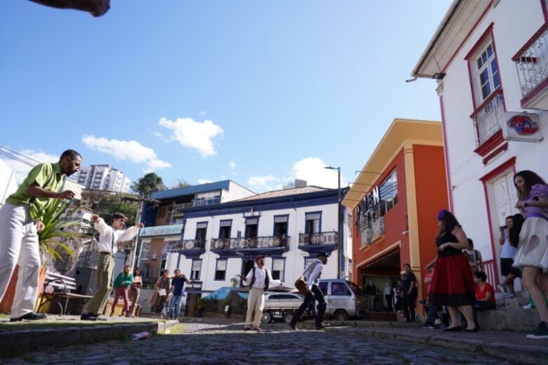 Entrevias Poéticas: projeto itabirano recebe alunos e educadores pernambucanos