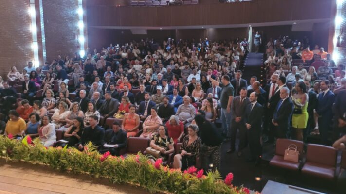 Confira a galeria de fotos com os homenageados pela Câmara Municipal de Itabira