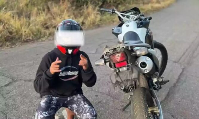 adolescente e moto foram apreendidos