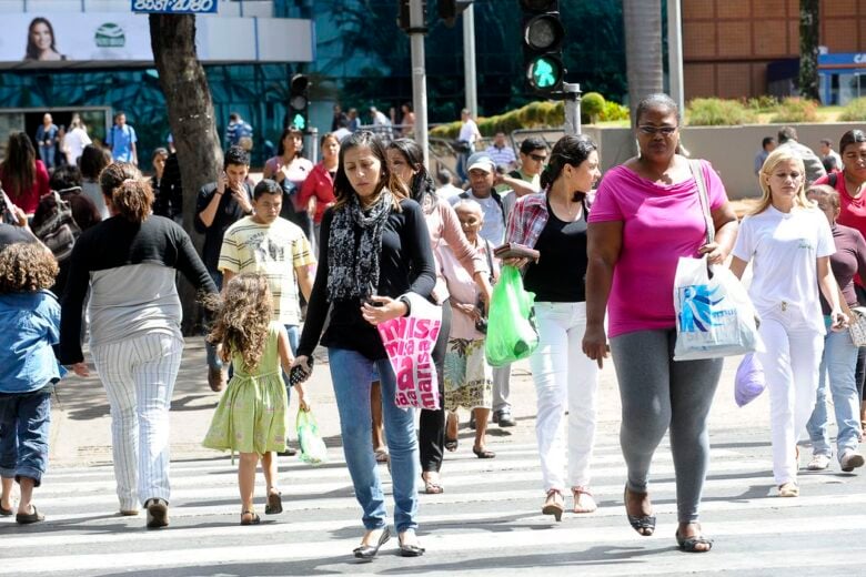 Taxa de desemprego cai para 7,8% em agosto, revela IBGE