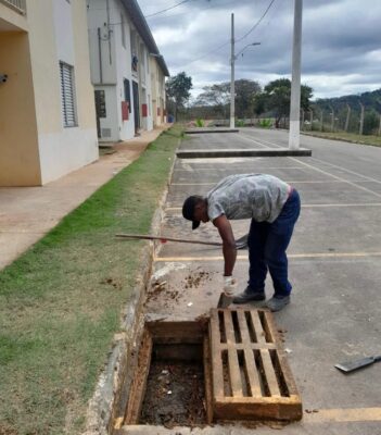 Segundo o coordenador, a Secretaria de Serviços Urbanos tem feito a limpeza de bueiros, canaletas, canais subterrâneos e laterais de rios