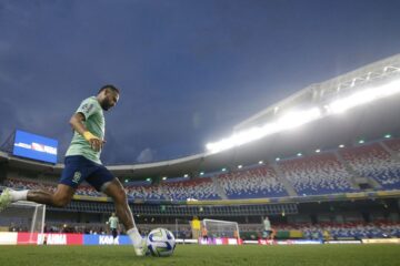 De técnico novo, seleção estreia nas Eliminatórias para a Copa de 2026