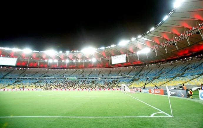 Clubes brasileiros deveriam repensar concepção dos seus estádios