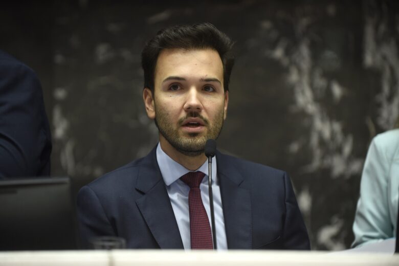 “O plano apenas posterga a dívida”, diz Tadeuzinho sobre Plano de Recuperação Fiscal enviado por Zema