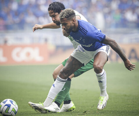 Em clássico de pouca inspiração, Cruzeiro e América ficam no empate; equipe celeste ouve protestos da torcida; assista aos gols da partida