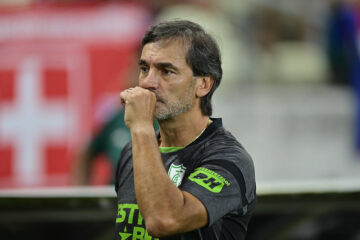 América perde de virada para o Fortaleza e cai para a lanterna do Brasileirão: “carga emocional pesada”, diz Fabián Bustos