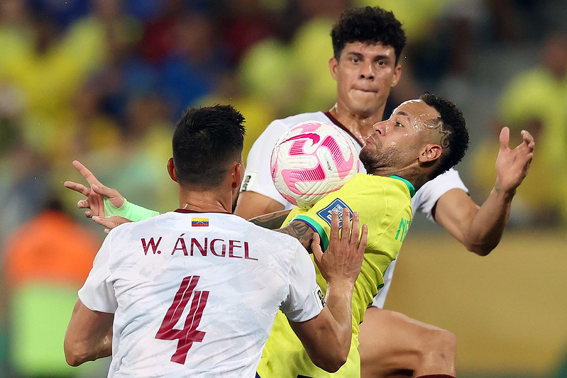 Brasil joga mal, mas vence Venezuela nas Eliminatórias - Jogada