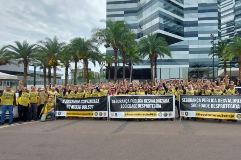 Policiais federais fazem protestos simultâneos em todas as superintendências por reajuste