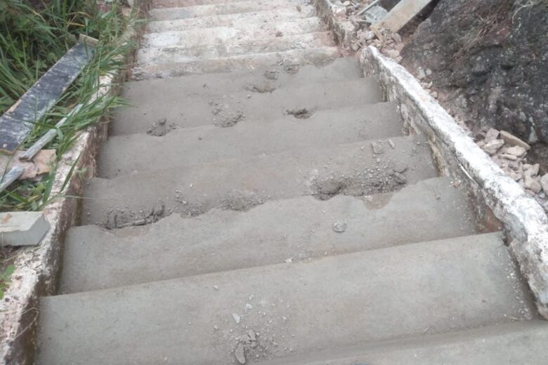 Vândalos destroem obra do escadão do Parque do Areão, em João Monlevade