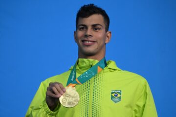 Brasil leva 2 ouros e fecha o 1º dia da natação no Pan com 6 medalhas; Rabelo brilha no skate